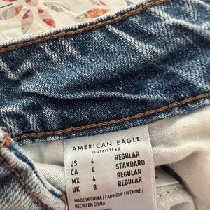 American Eagle distressed Tomgirl jeans - size 4